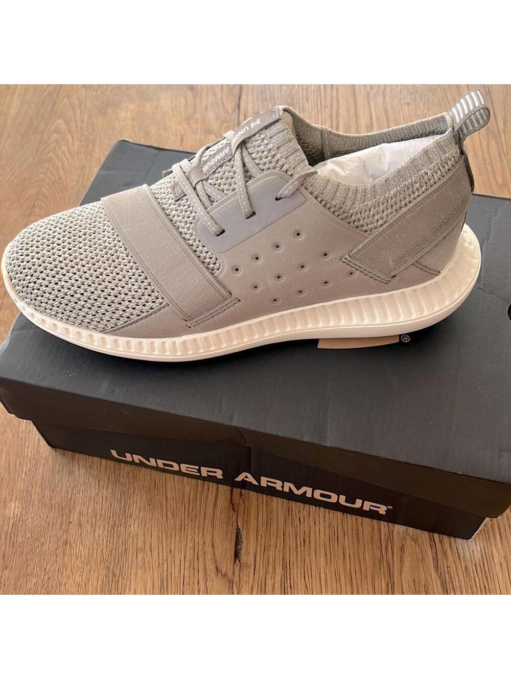 Under Armour Youth Sneakers Size 4Y
